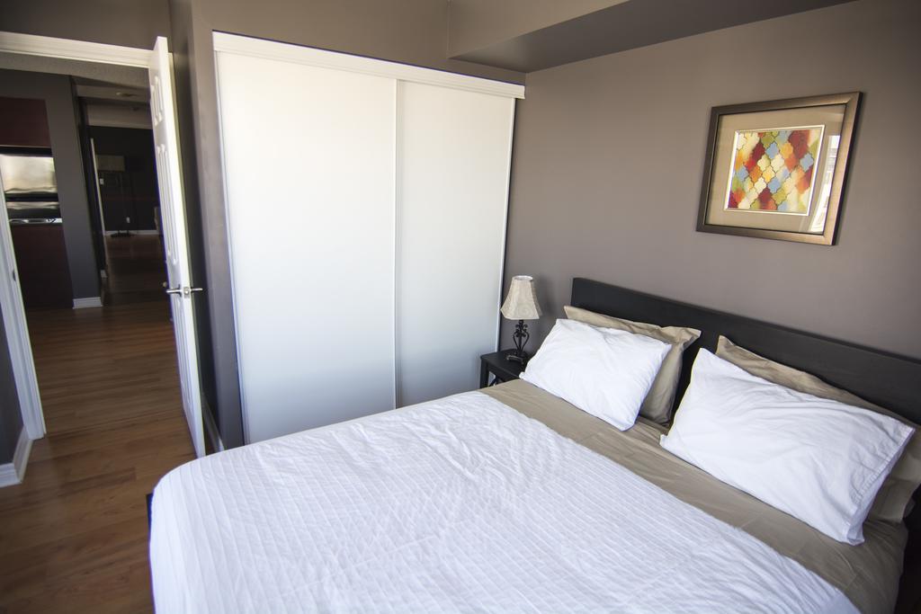 Maplewood Suites - Square One Mississauga Oda fotoğraf