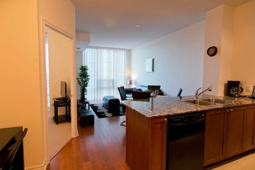 Maplewood Suites - Square One Mississauga Dış mekan fotoğraf
