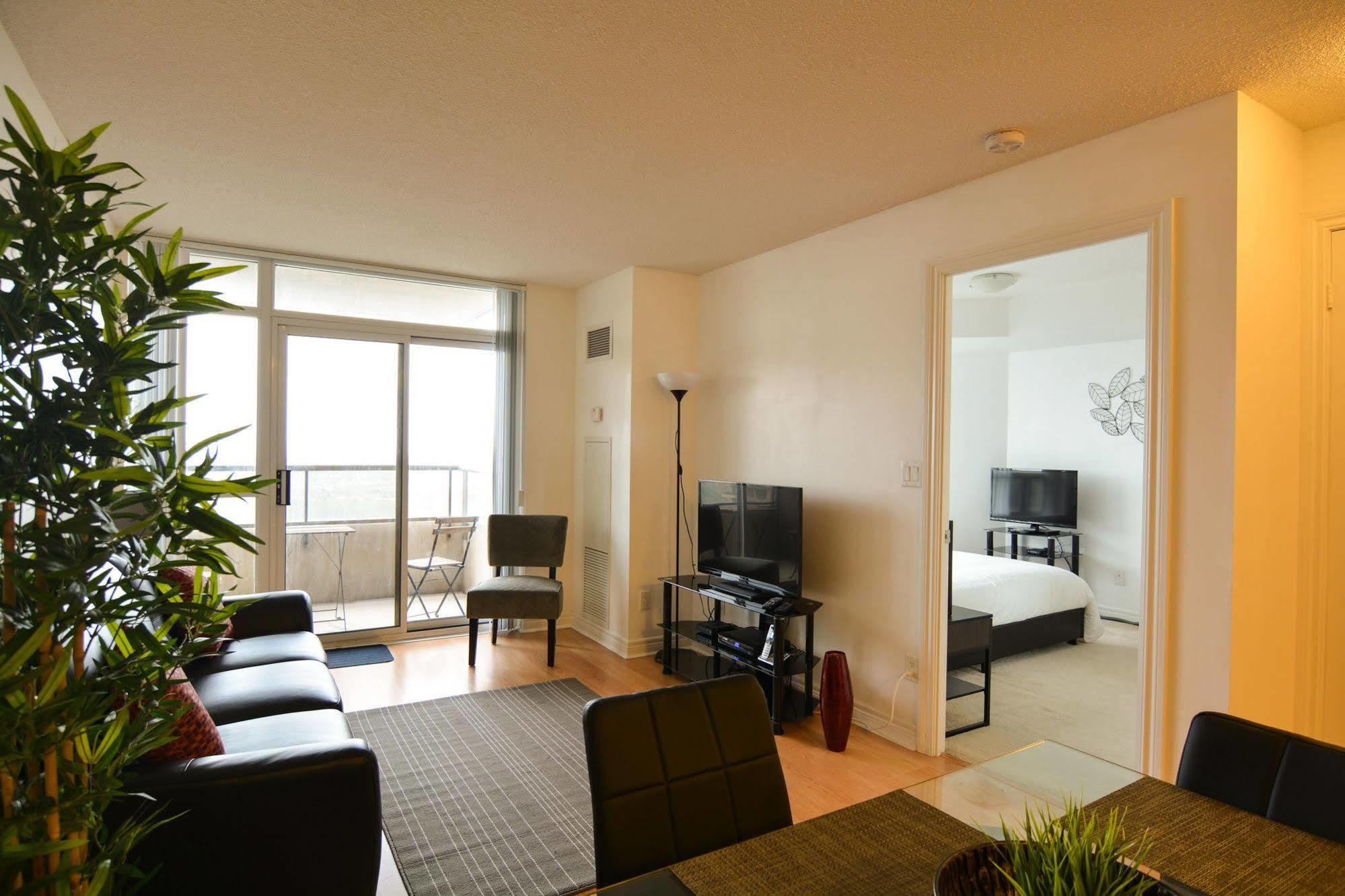 Maplewood Suites - Square One Mississauga Dış mekan fotoğraf